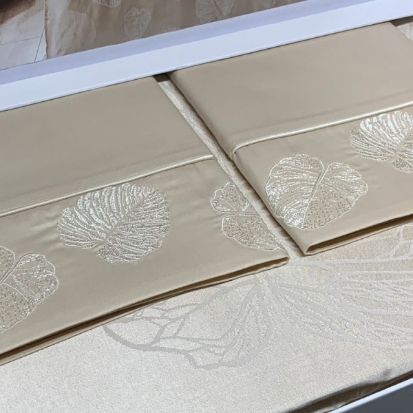 POŚCIEL SATYNOWA LIDIA BEIGE 200 x 220