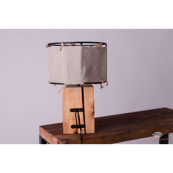 LAMPA Z LNIANYM ABAŻUREM  HANDMADE